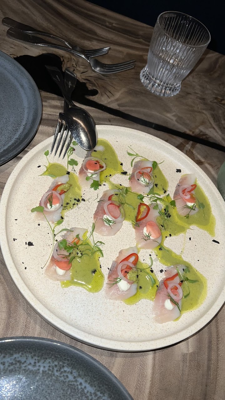 Raw fish plate at 6HEAD Sydney